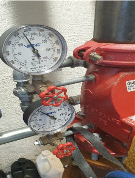 Manometer_i_sprinklersentralen.PNG